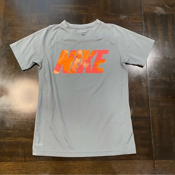 2-Piece Bundle Nike Kids Graphic T-Shirts - Black, Gray Size L